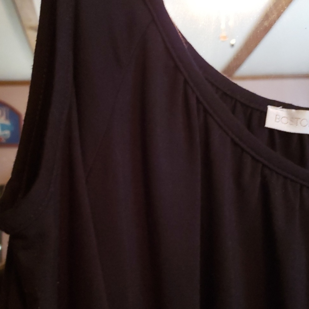 Boston Proper Cold Shoulder Top - Picture 4 of 7